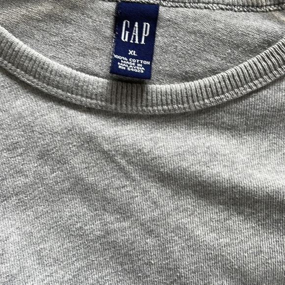 Men’s gray Gap Crewneck - Picture 6 of 6